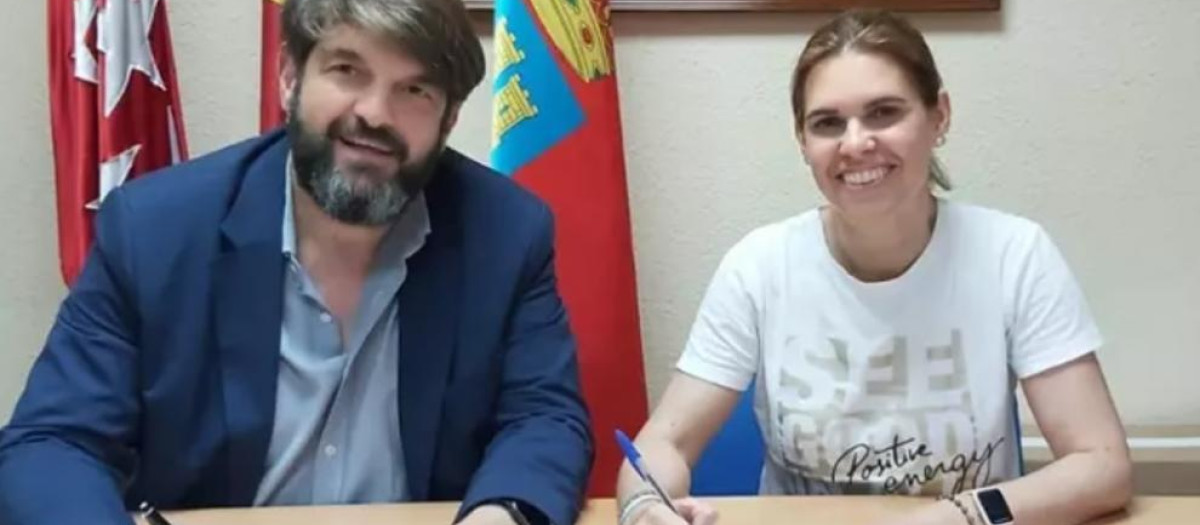 El portavoz de Vox, Víctor Manuel Acosta, llega a un acuerdo con la alcaldesa Judith Piquet