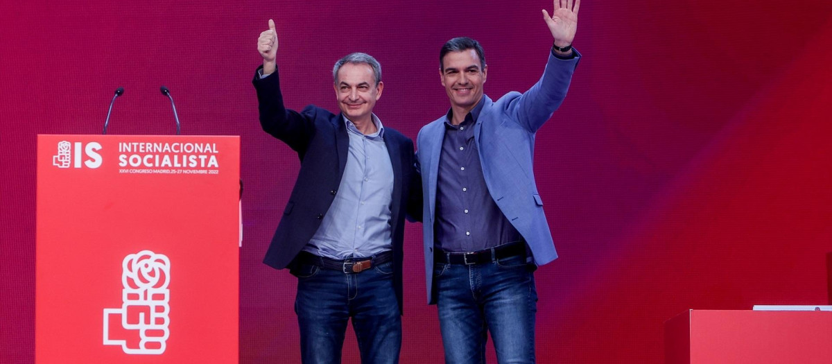 José Luis Rodríguez Zapatero y Pedro Sánchez, durante un mitin del PSOE