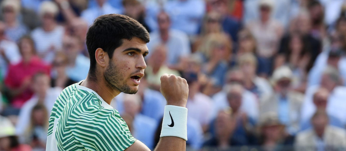 Carlos Alcaraz, durante su debut en Queen's