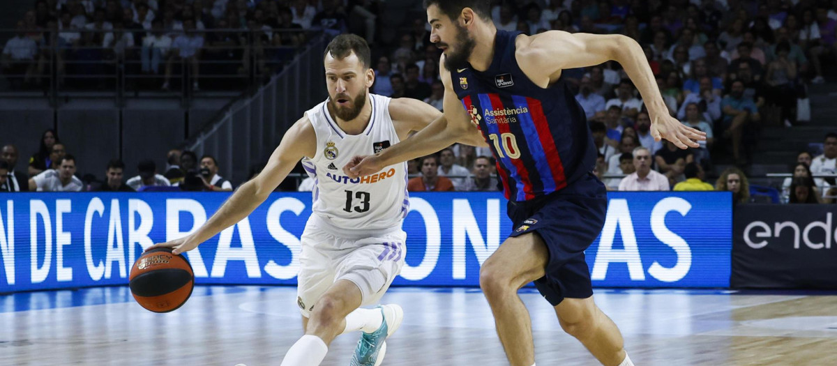 Sergio Rodríguez y Nikola Kalinic, durante el tercer partido de la final de la ACB