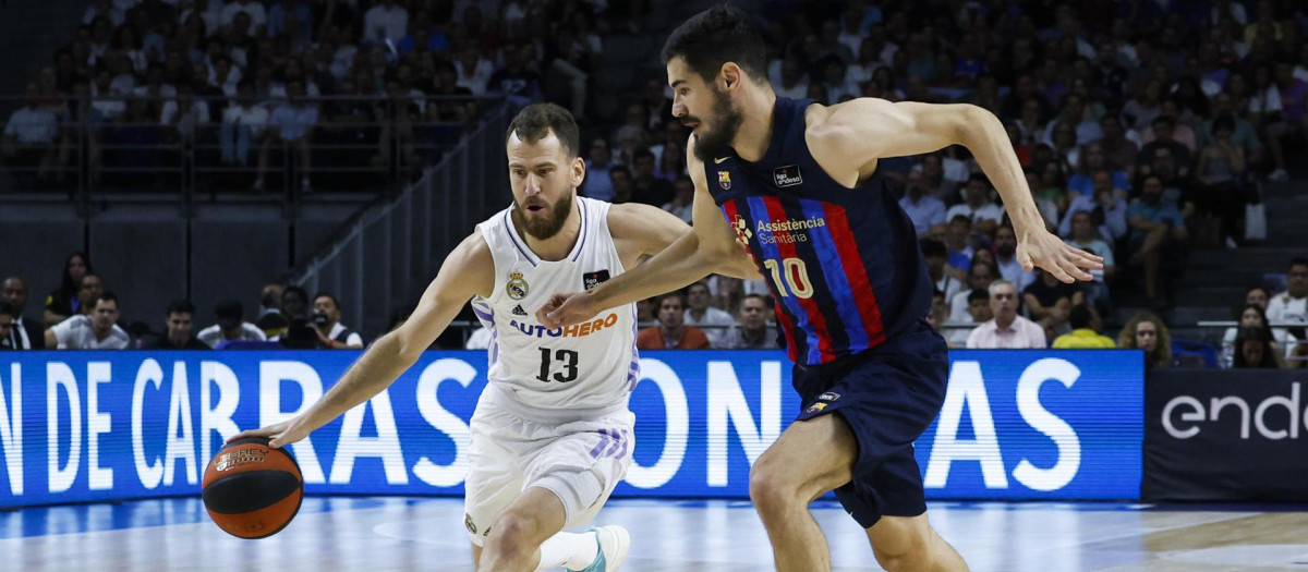Sergio Rodríguez y Nikola Kalinic, durante el tercer partido de la final de la ACB