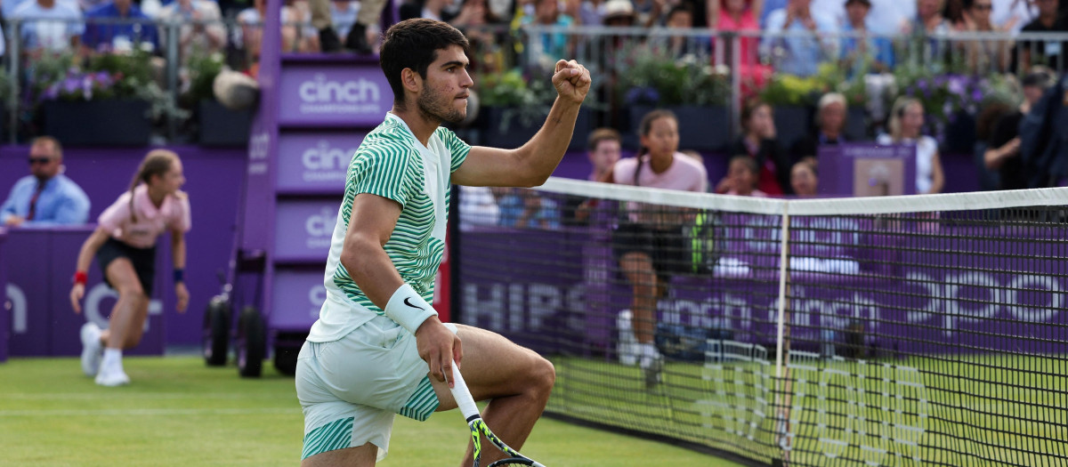 Carlos Alcaraz, en la hierba londinense del torneo de Queen's