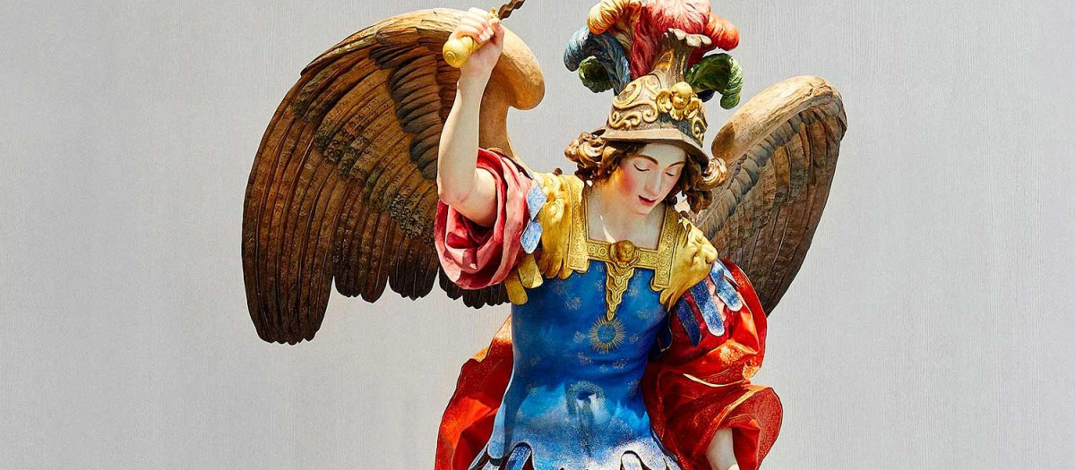 El arcángel San Miguel venciendo al demonio’.
Luisa Roldán, La Roldana. 1692. Procedencia: Monasterio de El Escorial