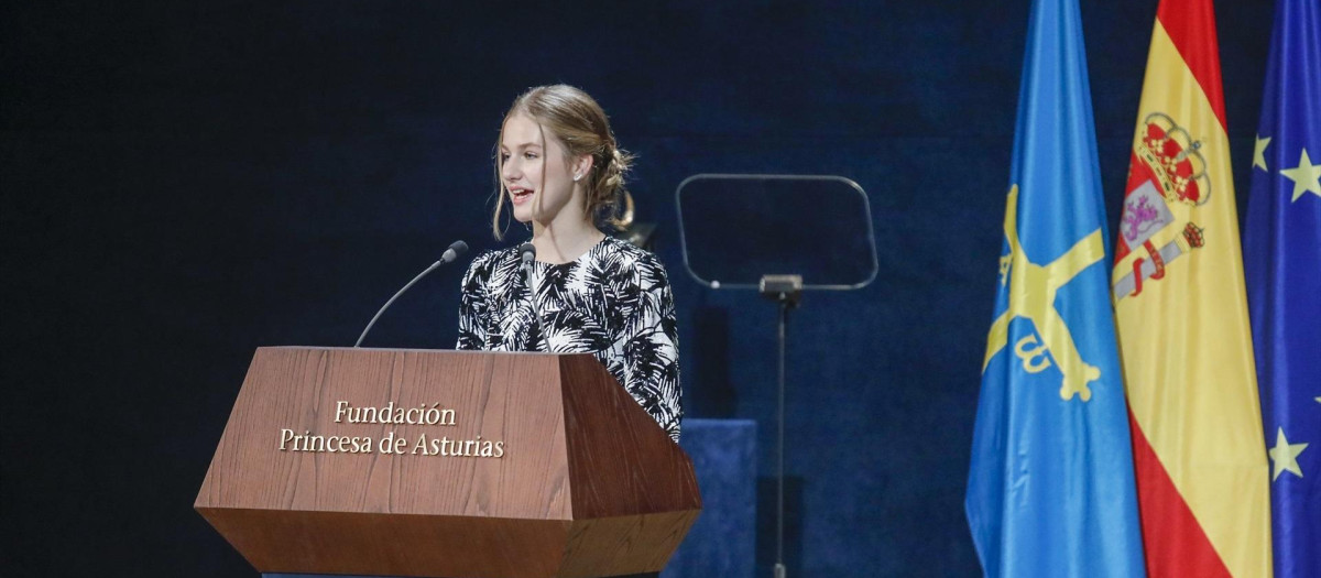 La Princesa de Asturias, Doña Leonor, interviene en la 42ª edición de la entrega de los ‘Premios Princesa de Asturias 2022’, en el Teatro Campoamor, a 28 de octubre de 2022, en Oviedo, Asturias (España). El acto de entrega de los ‘Premios Princesa de Asturias’ es la principal actividad que desarrolla la Fundación Princesa de Asturias, una institución privada sin ánimo de lucro cuentos objetivos son contribuir a la exaltación y promoción de cuantos valores científicos, culturales y humanísticos son patrimonio universal y consolidar los vínculos existentes entre el Principado de Asturias y el título que tradicionalmente ostentan los herederos de la Corona de España. La jornada está considerada como uno de los actos culturales más importantes de la agenda internacional.
28 OCTUBRE 2022;OVIEDO;ASTURIAS;PREMIOS PRINCESA ASTURIAS;2022
Jorge Peteiro / Europa Press
(Foto de ARCHIVO)
28/10/2022