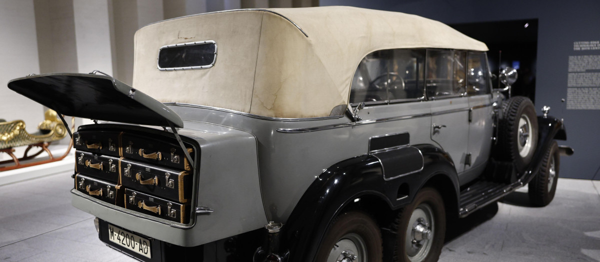 Uno de los vehículos exhibidos en la primera exposición temporal "En Movimiento. Vehículos y carruajes de Patrimono Nacional" es el regalado por Hitler a Franco durante la II Guerra Mundial