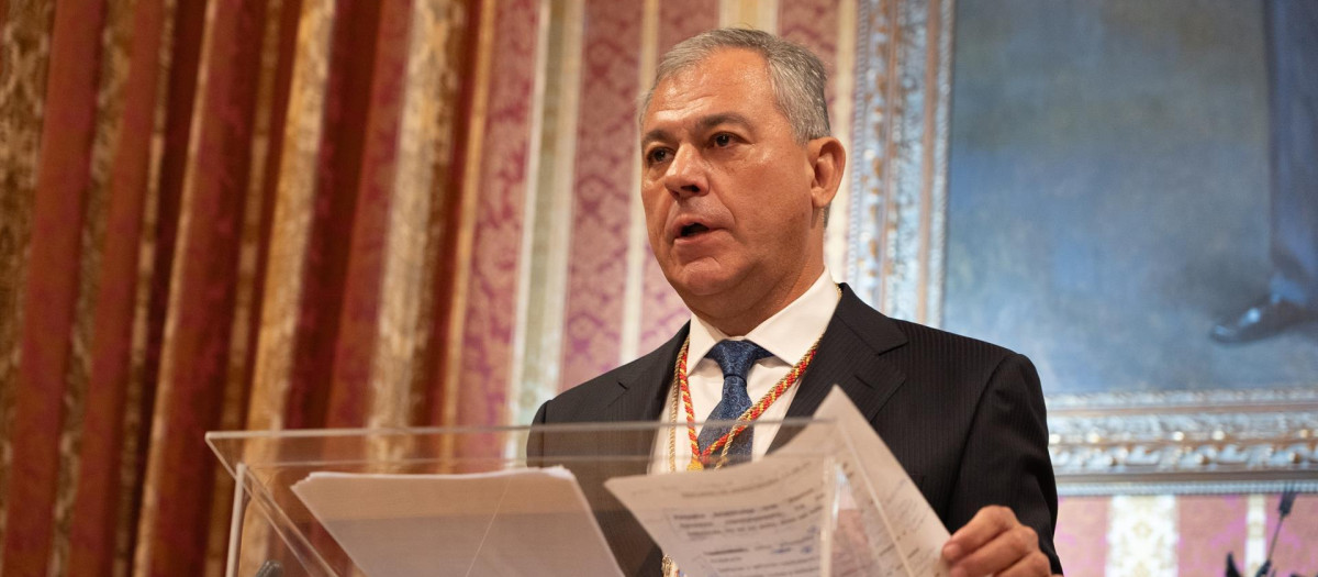 El alcalde de Sevilla, José Luis Sanz, durante su investidura