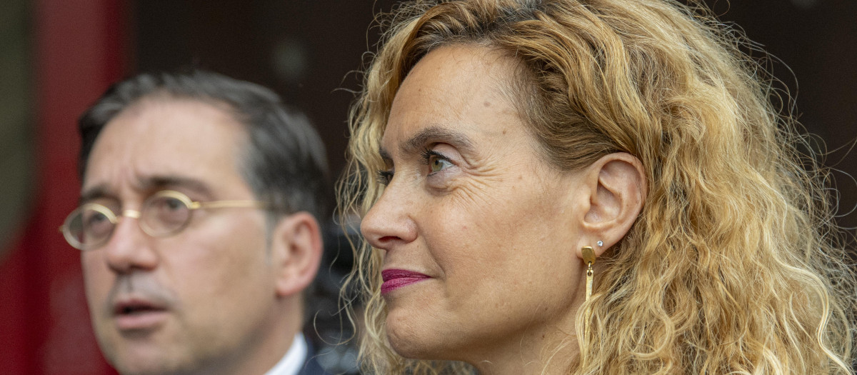 El ministro de Asuntos Exteriores, Unión Europea y Cooperación, José Manuel Albares, y la presidenta del Congreso, Meritxell Batet, durante la 36 edición de los Premios Pymes, en el Centro de Convenciones Internacional de Barcelona (CCIB), a 27 de junio de 2023, en Barcelona, Catalunya (España). Los Premis Pimes reconocen las mejores iniciativas empresariales desarrolladas en Cataluña durante el año 2022. Se trata de un acto solidario organizado por la Fundación PIMEC, y las donaciones que se recogen van destinadas al programa solidario emppersona-segona oportunitat, un servicio de acompañamiento a personas empresarias y autónomas que se encuentran en situación de paro o en serias dificultades en el que son orientadas y asesoradas para redirigir su negocio, reemprender o recolocarse en el ámbito empresarial o laboral.
27 JUNIO 2023;PYMES;PREMIOS;DONACIONES;SOLIDARIO
Lorena Sopêna / Europa Press
27/6/2023