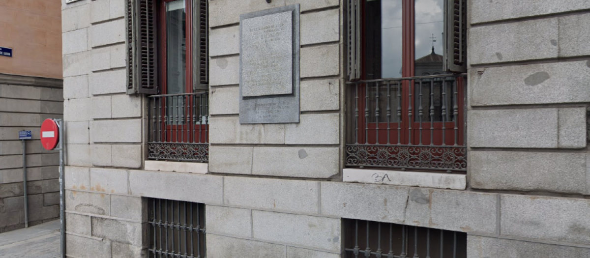 Edificio de la calle Mayor, 70, edificio donde estaba la Iglesia de San Salvador