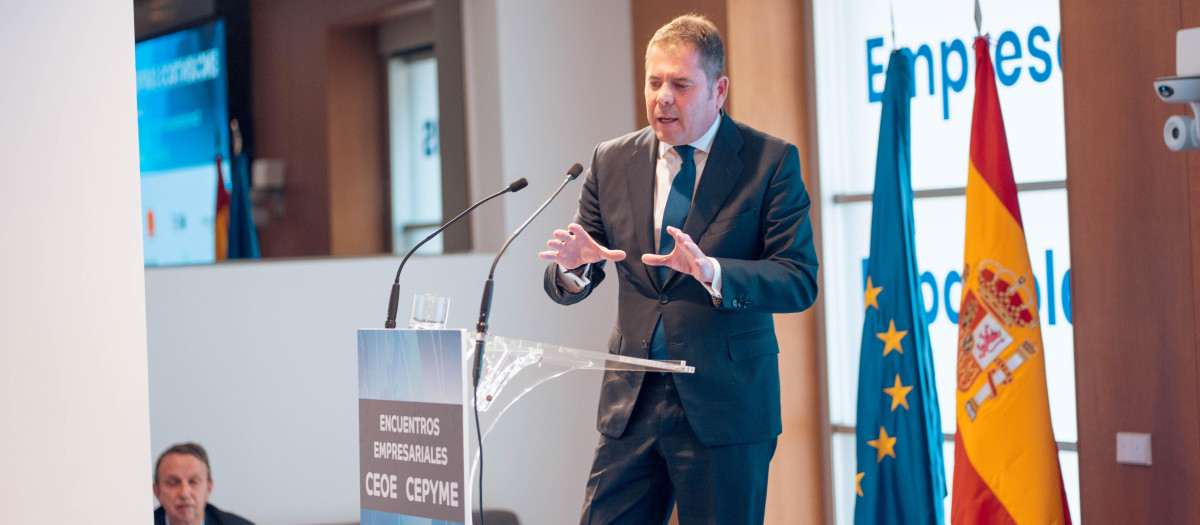 El presidente de CEPYME, Gerardo Cuerva, clausura la presentación del Encuentro Empresarial CEOE-CEPYME, en la sede de CEOE, a 23 de mayo de 2023, en Madrid (España). Durante el encuentro, los líderes de empresas relevantes han explicado cómo afrontan con éxito los grandes retos que exigen la globalización, la digitalización y la sostenibilidad. El acto se ha desarrollado bajo el título ‘Industria, Infraestructuras y Movilidad. Digitalización y Sostenibilidad, próxima estación Net Zero’.
23 MAYO 2023;MADRID;ENCUENTRO CEOE;CEPYME
Gabriel Luengas / Europa Press
(Foto de ARCHIVO)
23/5/2023