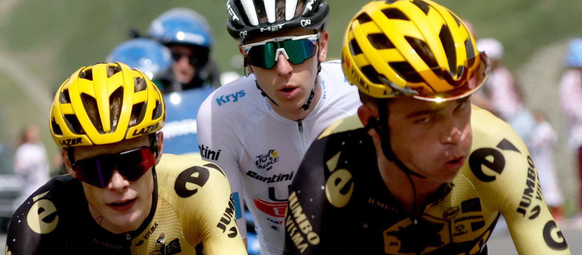 Vingegaard y Pogacar, a rueda de Kuss en el Tourmalet