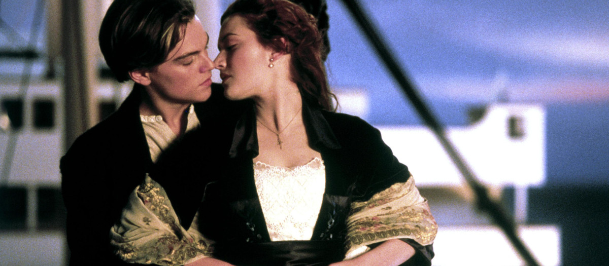 Leonardo DiCaprio y Kate Winslet, en una de las escenas más famosas de Titanic