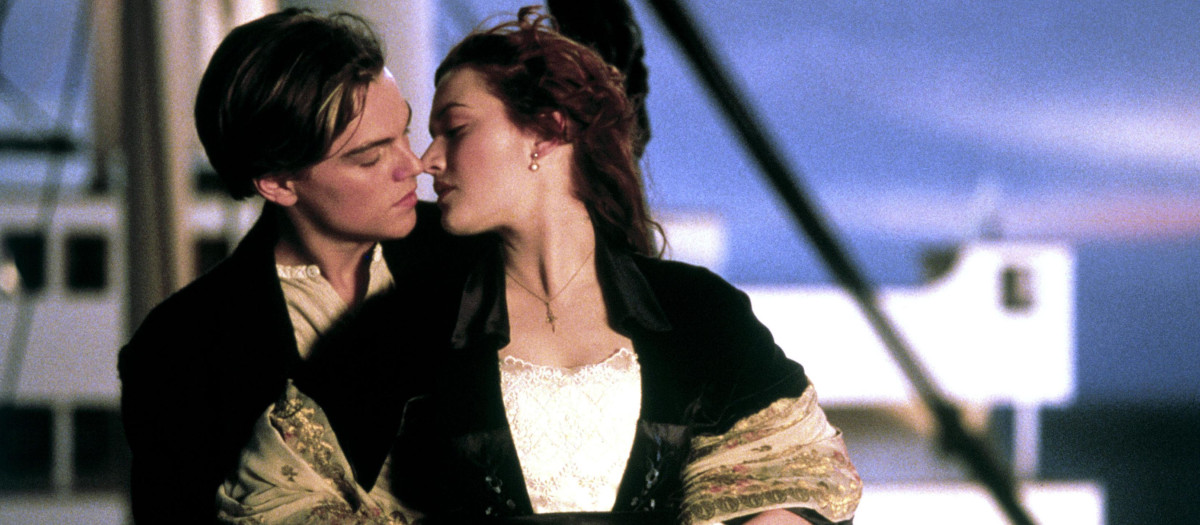 Leonardo DiCaprio y Kate Winslet, en una de las escenas más famosas de Titanic
