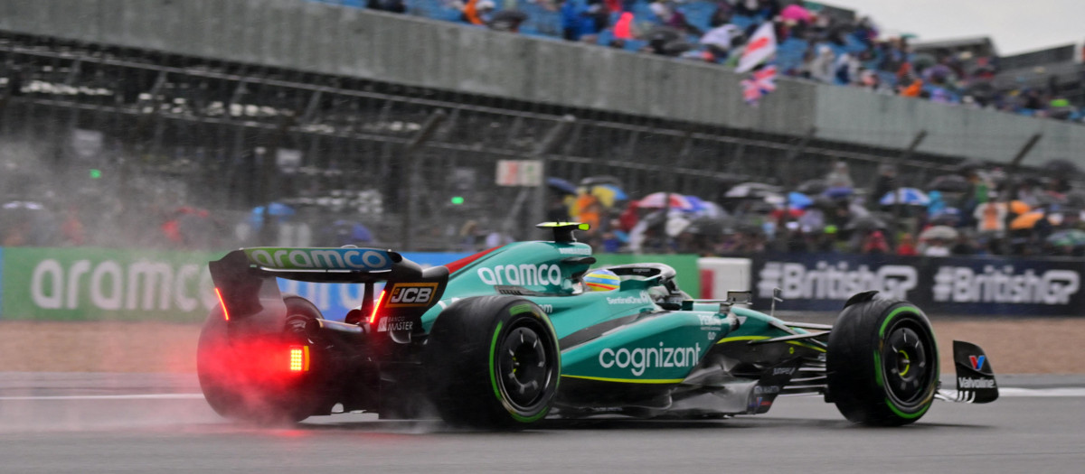 El Aston Martin de Fernando Alonso en el circuito de Silverstone