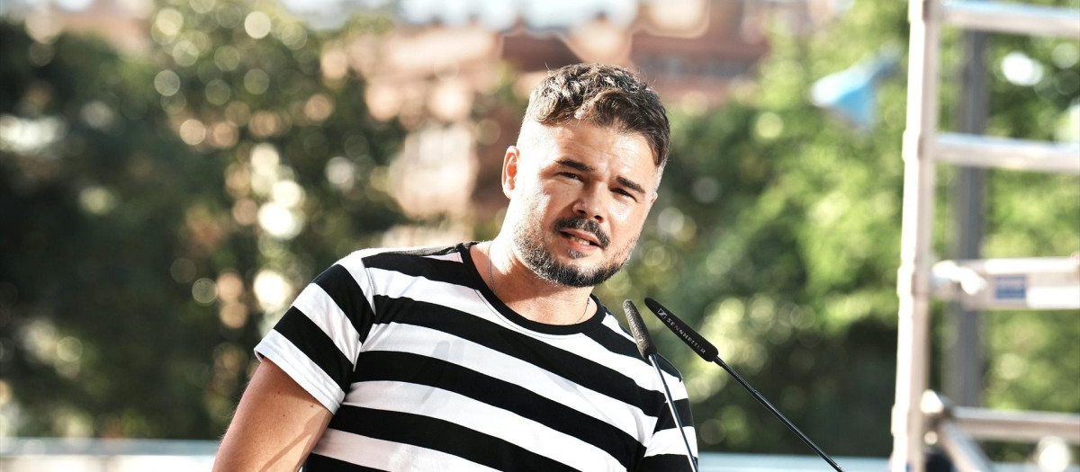 El candidato al Congreso de ERC, Gabriel Rufián, durante un acto político de EH Bildu y ERC, a 10 de julio de 2023, en Durango, Vizcaya, Bilbao, País Vasco (España). ERC y EH Bildu se presentan en coalición en las listas al Senado en las próximas elecciones generales. Lo harán bajo el nombre 'Izquierdas por la independencia'.
H.Bilbao / Europa Press
10/7/2023