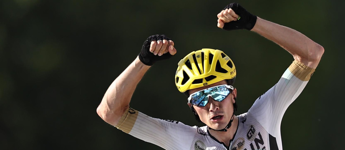 Pello Bilbao celebra su triunfo en la décima etapa del Tour de Francia