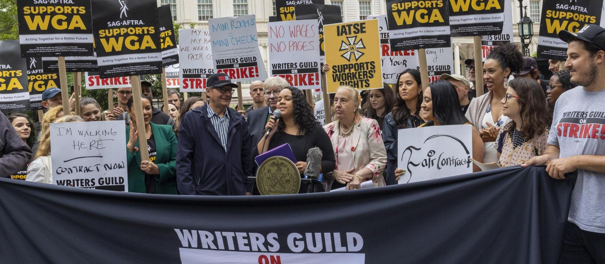 La huelga de actores en Hollywood se suma al paro de guionistas y colapsa totalmente la industria