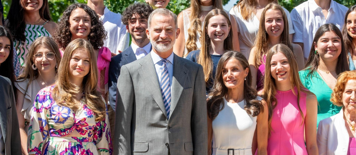 Los Reyes, acompañados de la Princesa de Asturias y la Infanta Doña Sofía