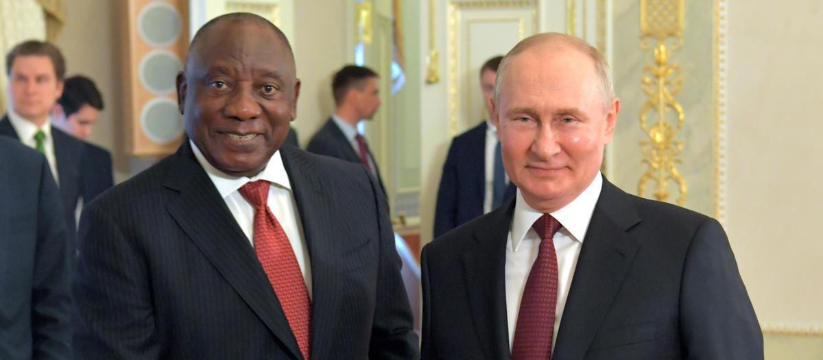 Cyril Ramaphosa y Vladimir Putin en uno de sus cordiales encuentros
