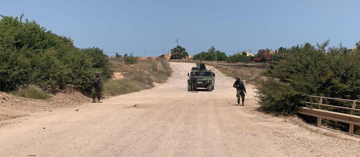 Regulares de Melilla durante la operación de vigilancia y disuasión