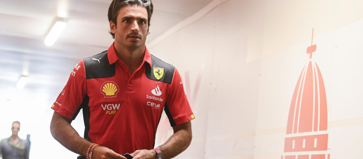 Carlos Sainz, en su llegada al Gran Premio de Hungría