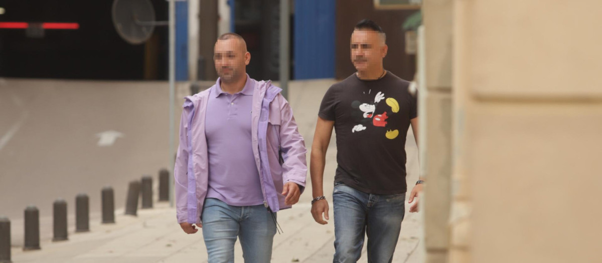 Dos miembros del clan de los Castaña, en Algeciras