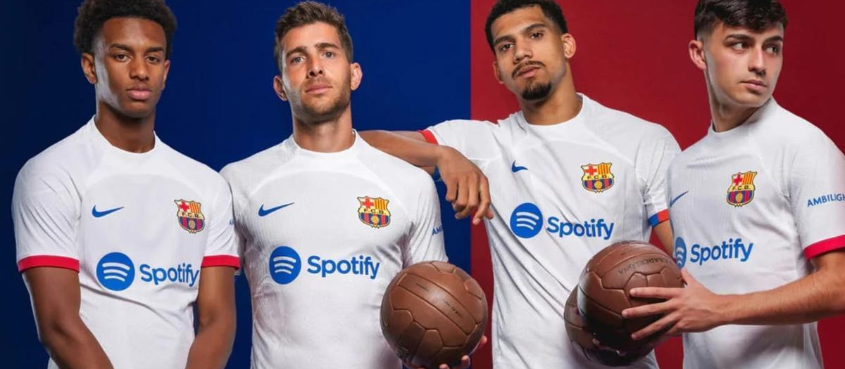 El FC Barcelona presenta su segunda equipación