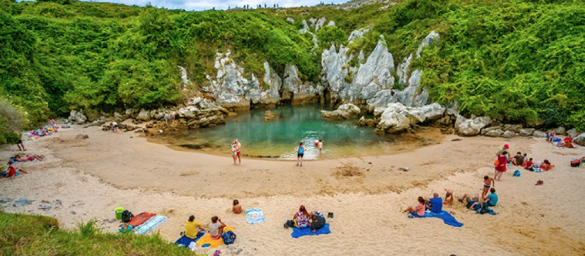 Playa de Gulpiyuri, Asturias