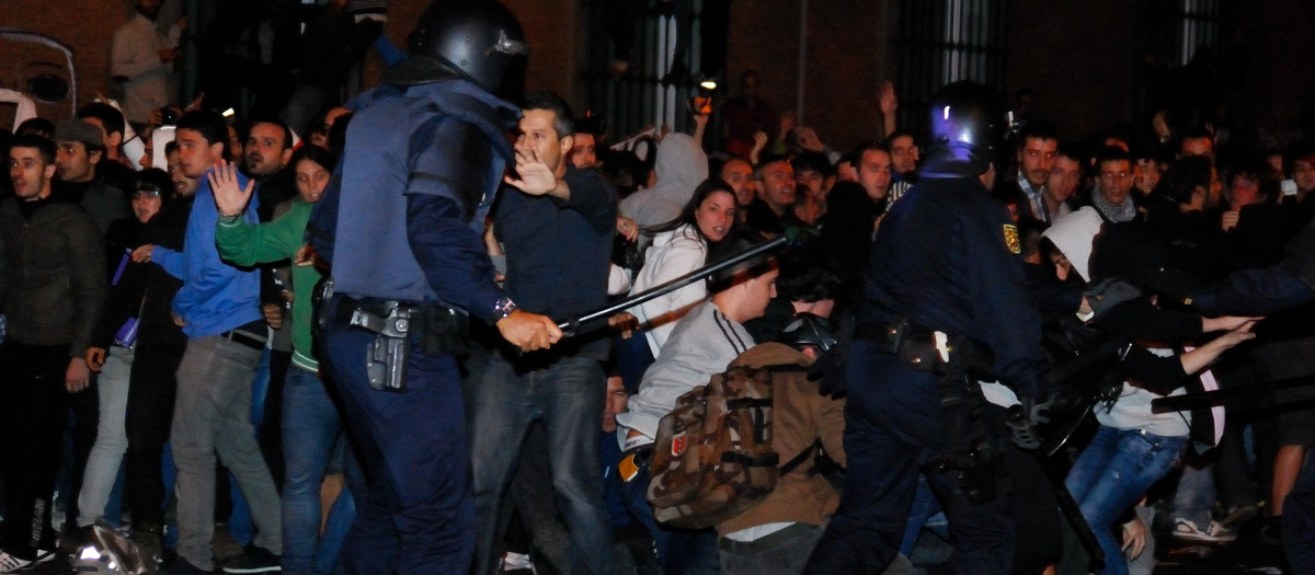 Momentos de tensión durante la manifestación Rodea el Congreso