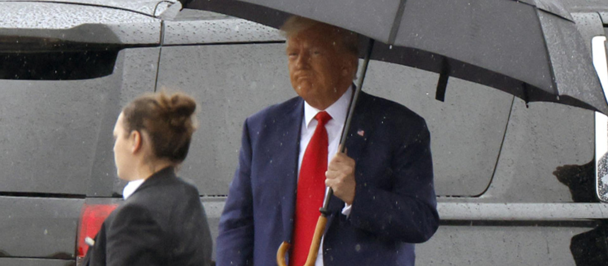 El presidente Donald Trump tras declarar en el tribunal