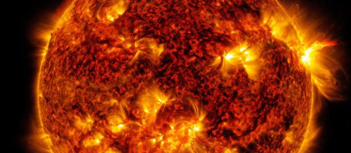 Imagen de la erupción compartida por la NASA