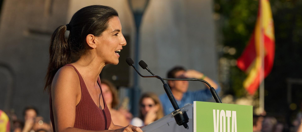 La líder de Vox en la Comunidad de Madrid, Rocío Monasterio, durante el acto de cierre de campaña de Vox, en la Plaza de Colón