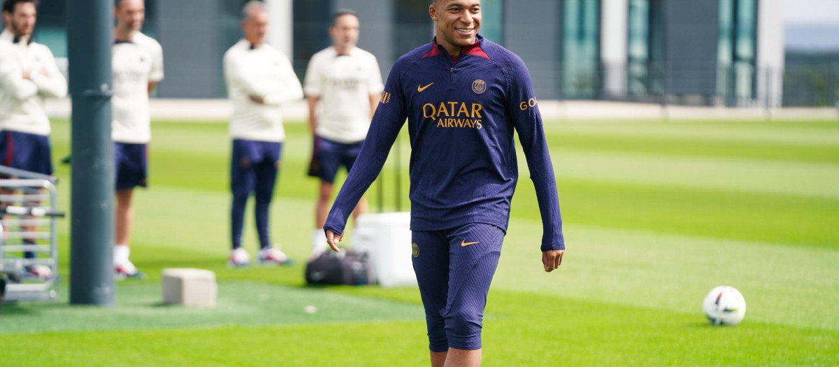 Mbappé, en un entrenamiento con el PSG