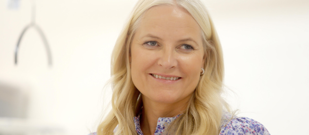 Crown Princess Mette-Marit visit Sisters in Business in Slemmestad , thrift stores