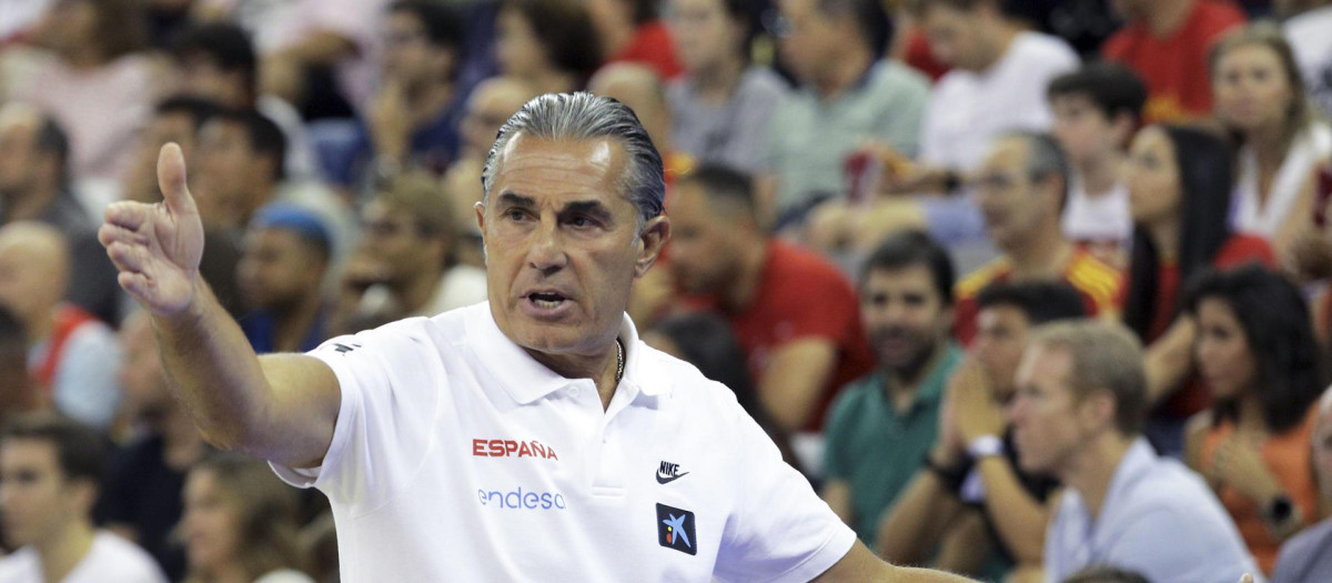 Sergio Scariolo, durante un partido preparatorio del Mundial