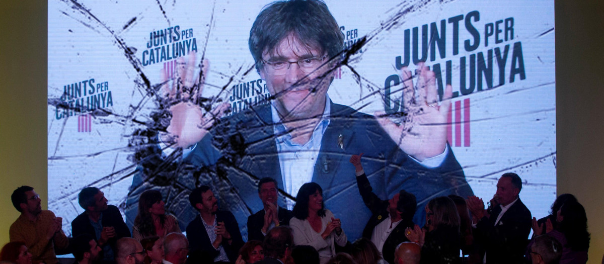 Montaje realizado sobre una foto de Carles Puigdemont