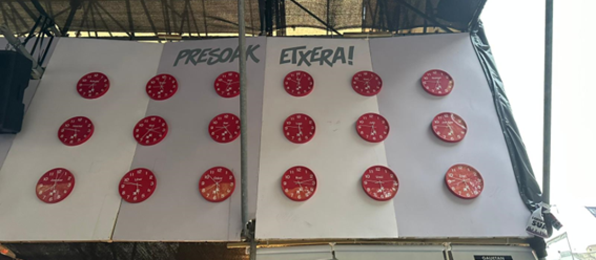 Relojes donde se homenajea a los etarras