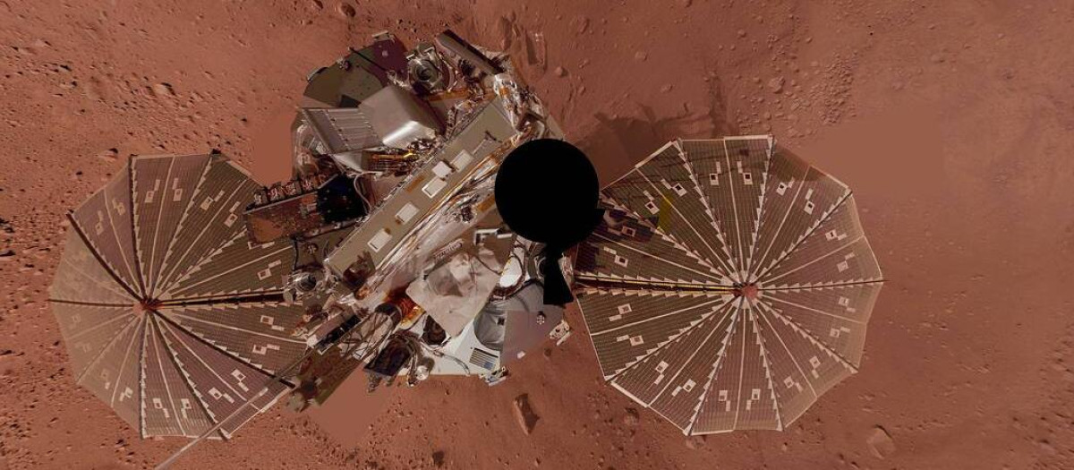 Mars Phoenix Lander de la NASA recopiló imágenes de sí mismo para esta selfie del 5 de junio al 12 de julio de 2008, con su Surface Stereo Imager.