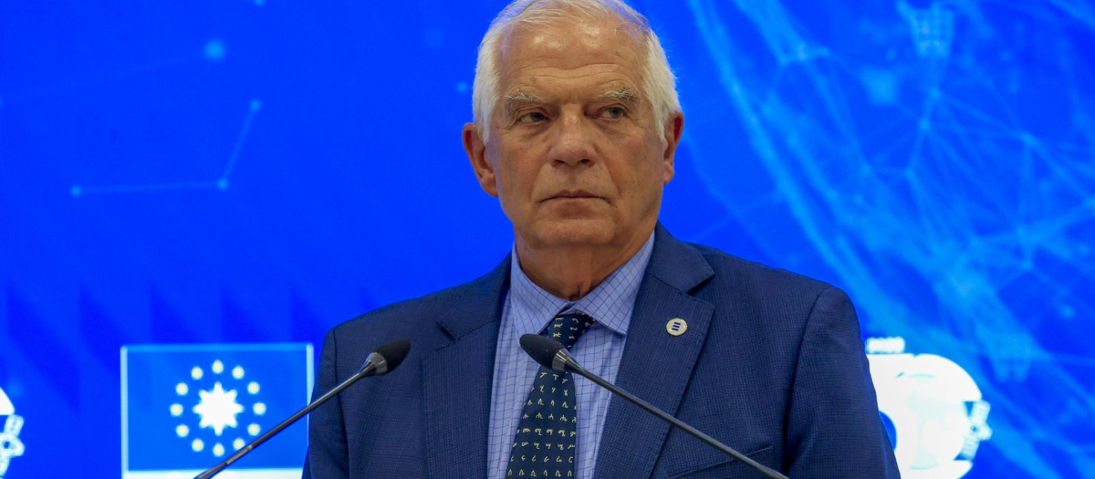 Josep Borrell tras la reunión de la Junta Directiva del Centro de Satélites de la Unión Europea celebrada este martes en la Base Aérea de Torrejón de Ardoz, en Madrid