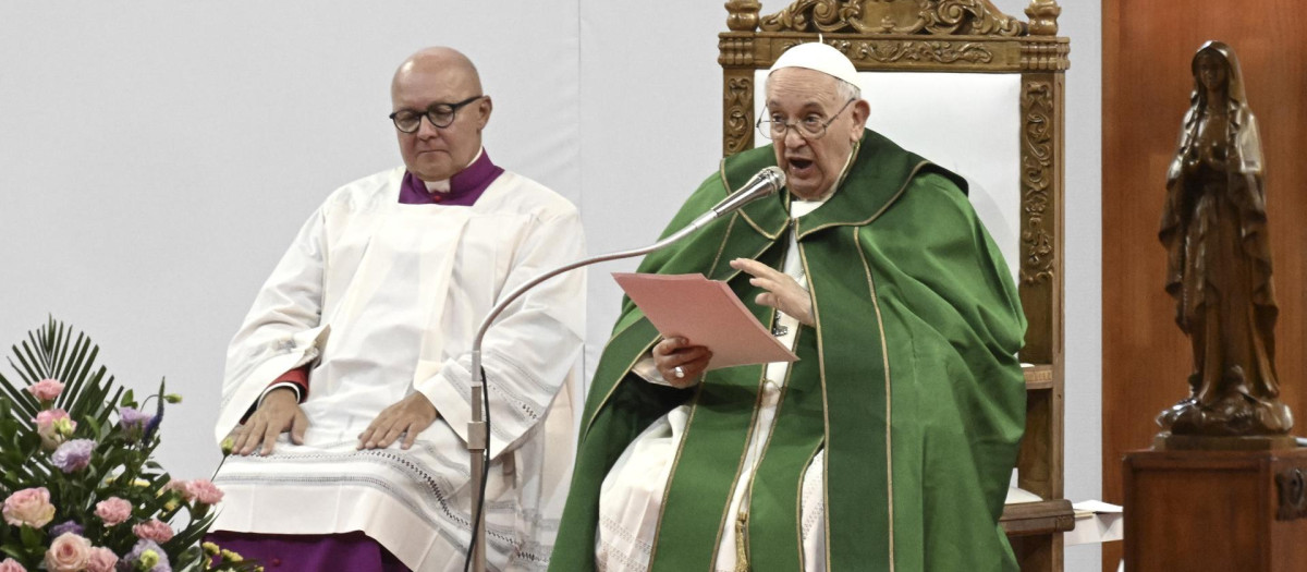 El Papa Francisco habla en la misa ofrecida en Mongolia