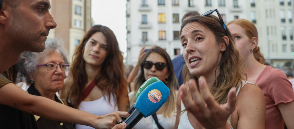 La ministra de Igualdad en funciones, Irene Montero, en una concentración contra Rubiales