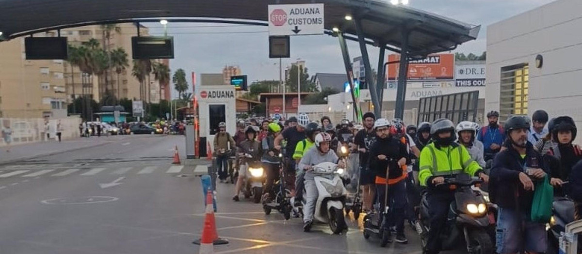 Colas en la verja de Gibraltar, este lunes 4 de septiembre