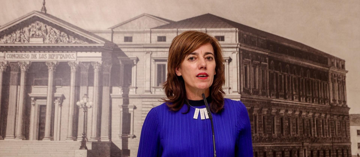 La portavoz parlamentaria de Sumar, Marta Lois, ofrece declaraciones en el Congreso de los Diputados, a 14 de agosto de 2023, en Madrid (España). Tras la celebración de las elecciones generales del 23 de julio, los 350 diputados electos en los comicios presentan sus credenciales en el Congreso de los Diputados, podrán hacerlo hasta el próximo 16 de agosto, un día antes de la sesión constitutiva de las Cortes. Para la adquisición de la condición plena de diputado, deberán prestar juramento o promesa de acatamiento de la Constitución, durante la sesión constitutiva del 17 de agosto.
14 AGOSTO 2023;ACTAS;CONGRESO;CONGRESO DE LOS DIPUTADOS;SUMAR;LOIS
Ricardo Rubio / Europa Press
14/8/2023