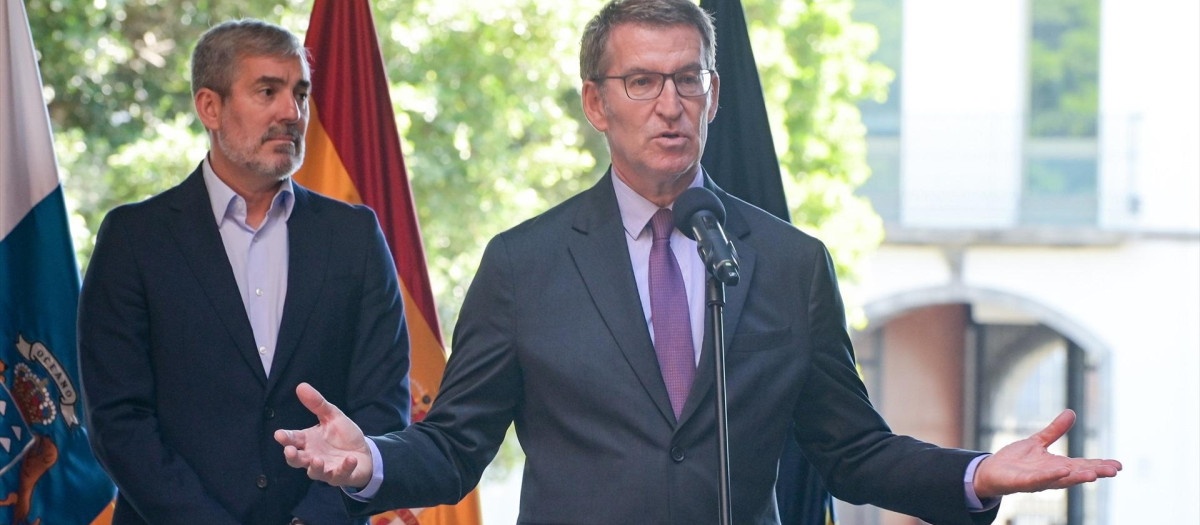 El presidente nacional del PP y candidato a la presidencia del Gobierno, Alberto Núñez Feijóo, durante una rueda de prensa tras su reunión con el presidente del Gobierno de Canarias y líder de Coalición Canaria (CC), en la sede de la Presidencia de Santa Cruz de Tenerife, a 6 de septiembre de 2023, en Santa Cruz de Tenerife, Tenerife, Canarias (España). La reunión tiene lugar en plena ronda de contactos de Feijóo para la celebración de su investidura los días 26 y 27 de septiembre.
06 SEPTIEMBRE 2023;FEIJÓO;TENERIFE;CANARIAS;RUEDA DE PRENSA
Europa Press / Europa Press
06/9/2023