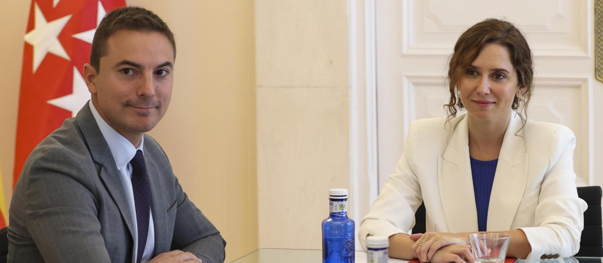 La presidenta regional se reúne con el portavoz del PSOE en la Asamblea