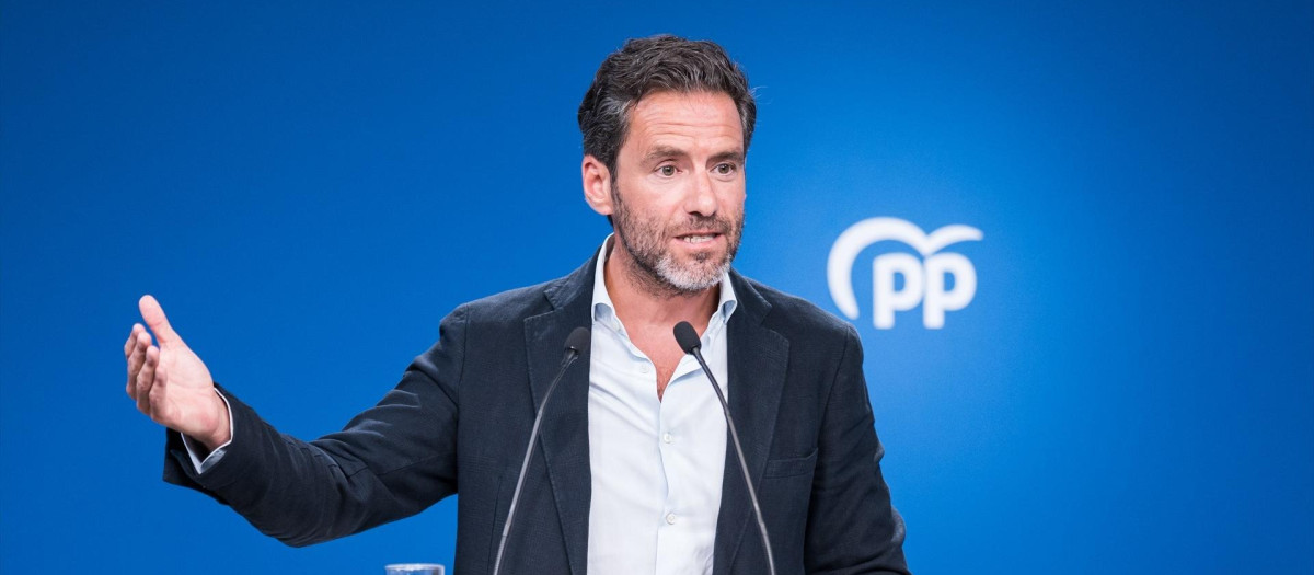 El vicesecretario de Cultura y Sociedad Abierta del PP, Borja Sémper, al finalizar una rueda de prensa posterior a la reunión del Comité de Dirección del Partido Popular, en la sede nacional del PP, a 28 de agosto de 2023, en Madrid (España). Durante la comparecencia, Sémper, ha anunciado que el presidente del PP, va a llamar al presidente del Gobierno en funciones, para mantener una reunión y hablar del debate de investidura del candidato ‘popular’ del próximo 26 de septiembre. Con esa llamada arrancaría la ronda de contactos que va a mantener Feijóo con todos los partidos con representación en el Congreso salvo Bildu, que ha sido excluida porque el PP considera que siguen pensando que "matar tuvo una justificación política".
28 AGOSTO 2023;SANCHEZ;SEMPER;REUNIÓN;INVESTIDURA;GOBIERNO
Diego Radamés / Europa Press
28/8/2023