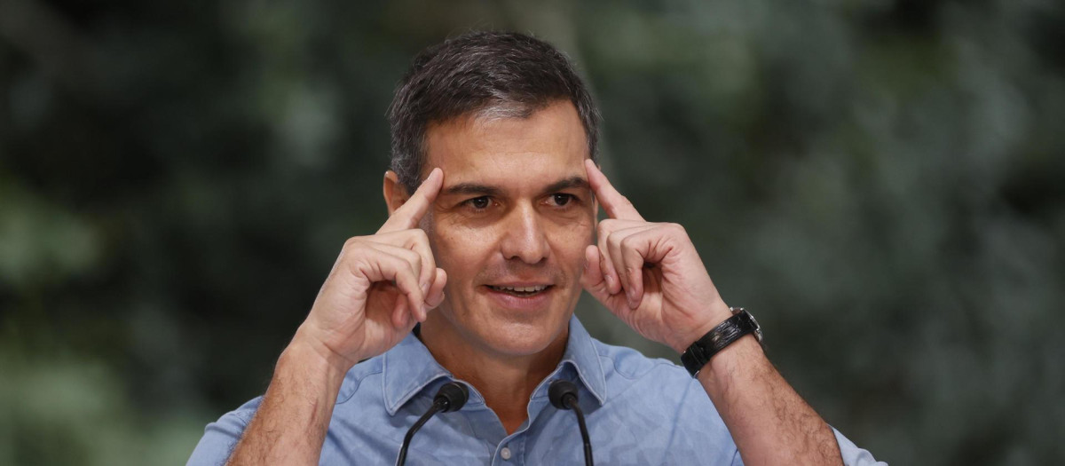 SIGUEIRO (A CORUÑA), 17/09/2023.- El presidente del Gobierno en funciones y secretario general del PSOE, Pedro Sánchez durante su intervención en la fiesta de los socialistas gallegos en Sigüeiro (A Coruña), este domingo. EFE/Lavandeira jr