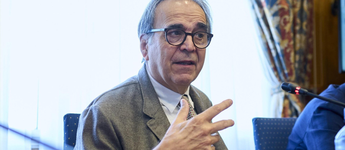 El ministro de Universidades en funciones, Joan Subirats, interviene en el curso de la UIMP 'Modelos marco de financiación plurianual para universidades', en la Universidad Internacional Menéndez Pelayo (UIMP), a 31 de agosto de 2023, en Santander, Cantabria (España). Durante el curso, se han analizado los modelos de financiación plurianual en las universidades públicas en su vertiente de necesidades como de oportunidades. Además, se ha hablado sobre la suficiencia financiera y los incentivos como impulso al mejor posicionamiento en las universidades. Este curso está enmarcado en la recta final de los cursos de verano de la UIMP que cumplen 90 años.
31 AGOSTO 2023;SUBIRATS: UIMP;FINANCIACION: UNIVERSIDADES;UIMP;
Juanma Serrano / Europa Press
31/8/2023