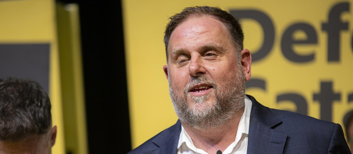 El presidente de ERC, Oriol Junqueras, comparece tras conocer los resultados de la jornada electoral de los comicios generales, en la estación del Nord donde se ha reunido Esquerra Republicana de Catalunya (ERC), a 23 de julio de 2023, en Barcelona, Catalunya (España). Todos los españoles han sido llamados hoy, 23 de julio de 2023, para elegir a sus representantes para los próximos cuatro años. Están en juego 350 escaños en el Congreso y 208 en el Senado (ya que 57 de los 265 senadores lo son por designación autonómica), que tendrán que elegir al próximo Gobierno.
23 JULIO 2023;23J;ELECCIONES GENERALES;ESQUERRA;ERC;SEGUIMIENTO ELECTORAL;
Lorena Sopêna / Europa Press
(Foto de ARCHIVO)
24/7/2023