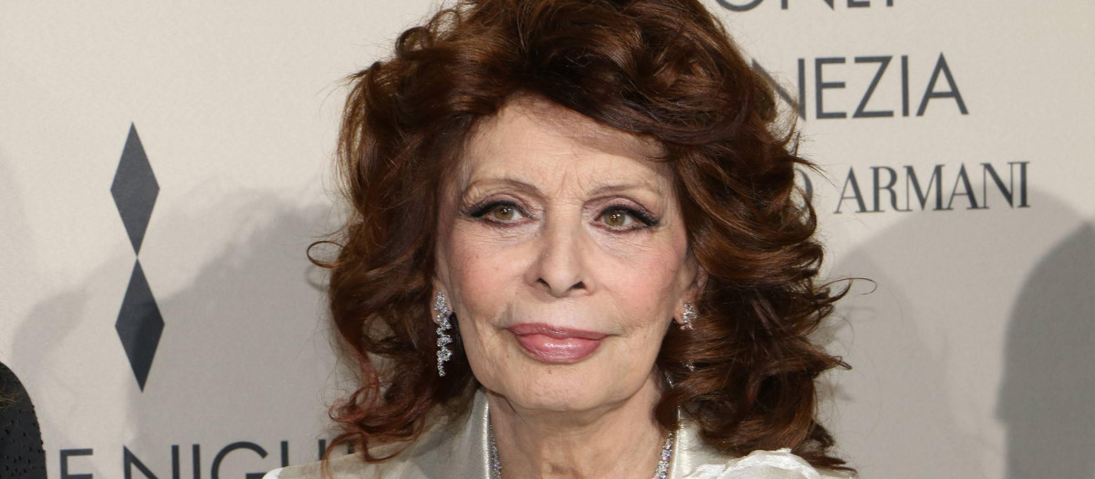 Actress Sophia Loren at photocall for One Nigh by GiorgioArmani on the occasion of the 80th Venice International Film Festivalin Venice fashion