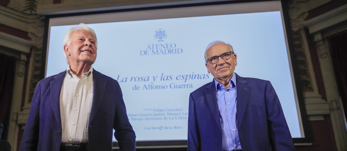 Felipe González y Alfonso Guerra, en el Ateneo de Madrid